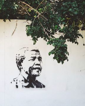 Nyauw Gunarto Melukis tentang Nelson Mandela